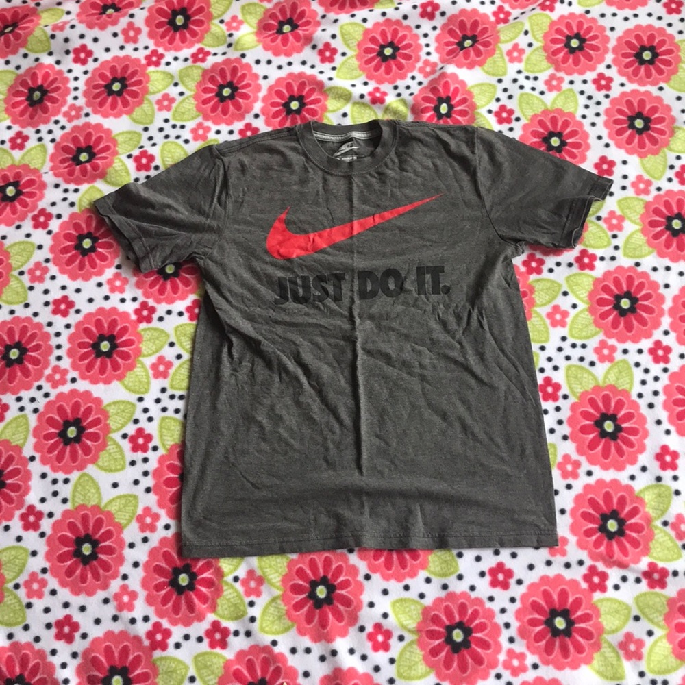 Nike men’s shirt